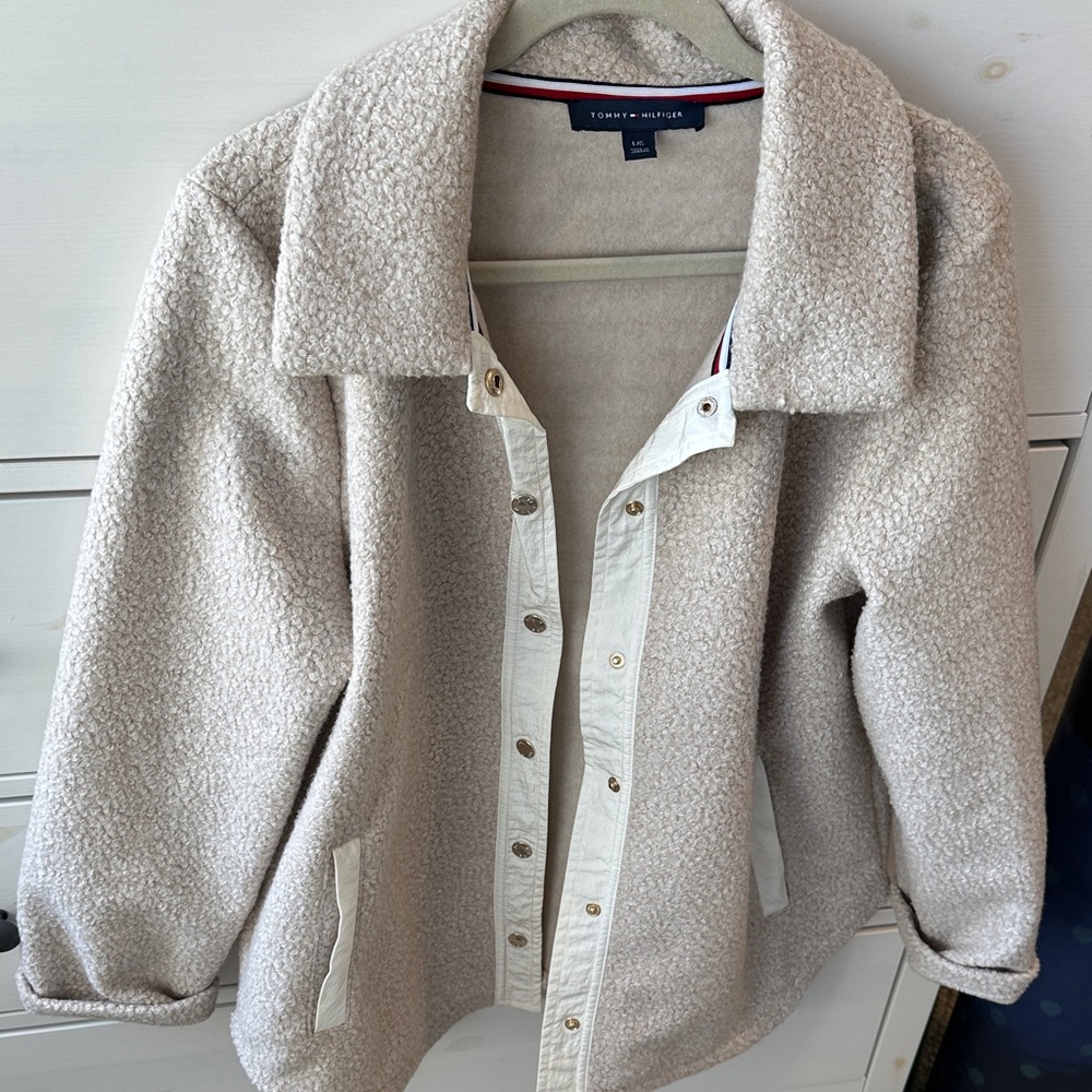 Tommy Hilfiger Women's Beige Sherpa Cape